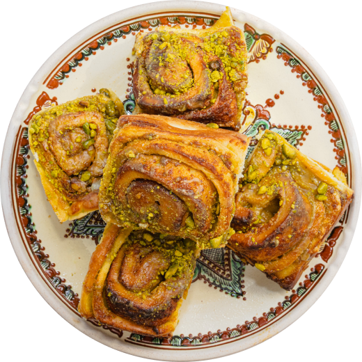 Pistachio snails on a Kosiv ceramic plate